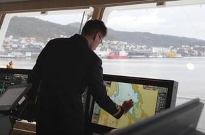 mariner-operating-via-touch